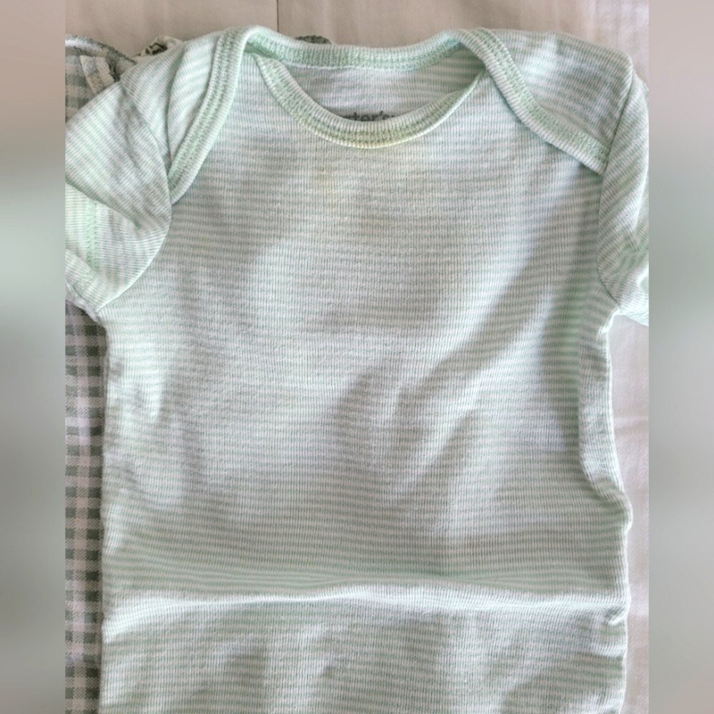 5 Baby Onesies and One Pants - Picture 4 of 7